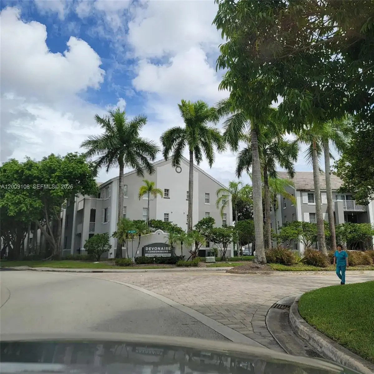 711 SW 111th Way # 301, Pembroke Pines FL 33025 photo 3