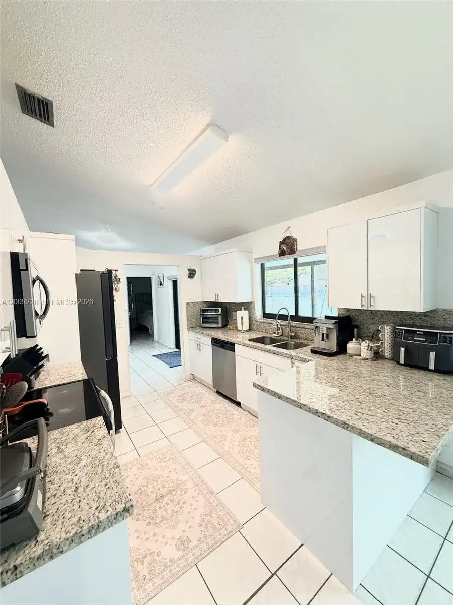 11216 SW 166th Ter, Miami FL 33157 photo 5
