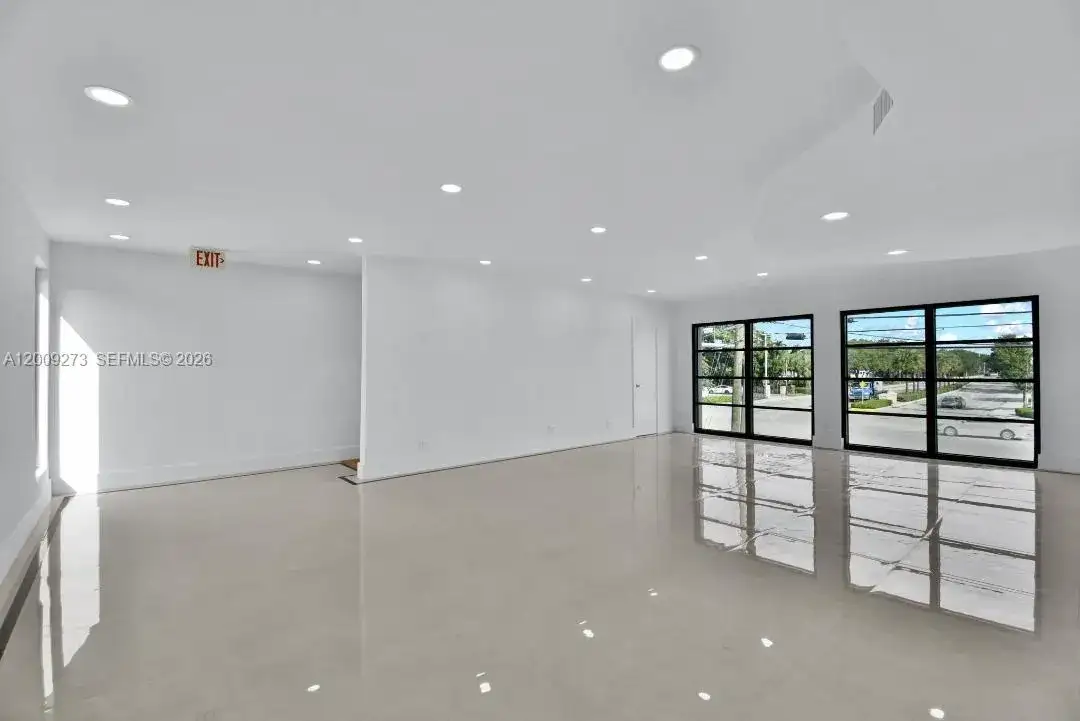 2990 Griffin Rd # 3, Dania Beach FL 33312 photo 2