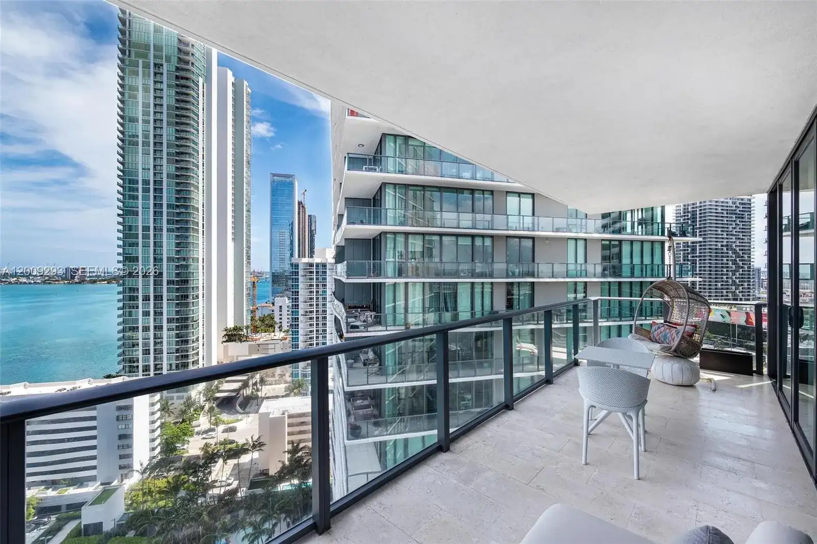 650 NE 32nd St # 2101, Miami FL 33137 photo 2