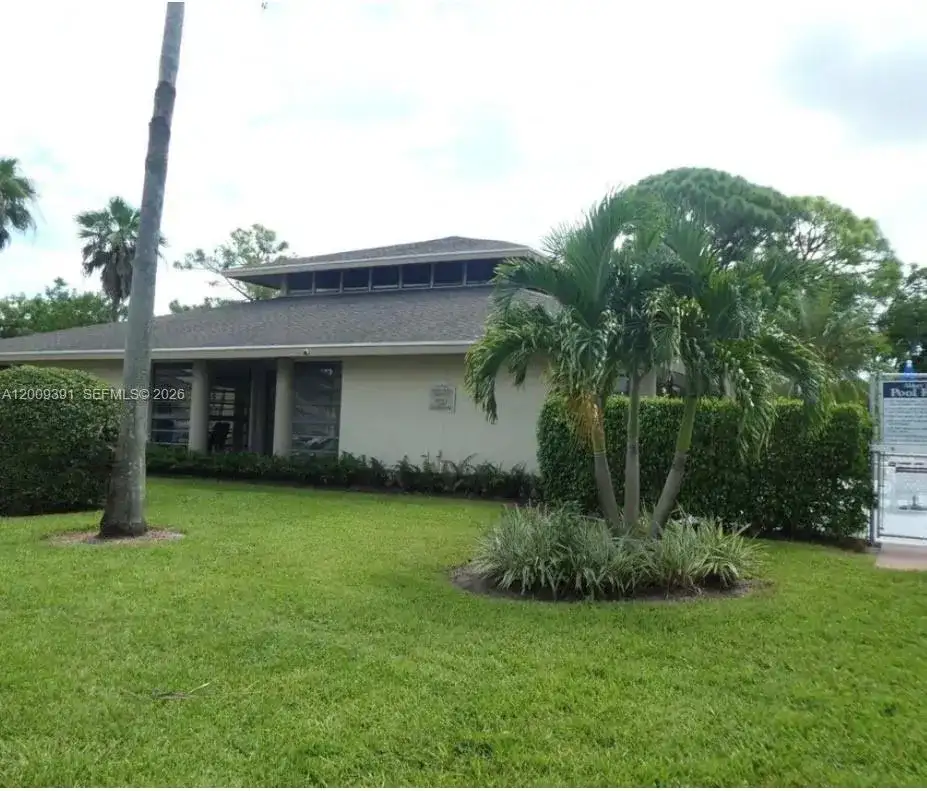 1798 Abbey Rd # 107, West Palm Beach FL 33415 photo 2