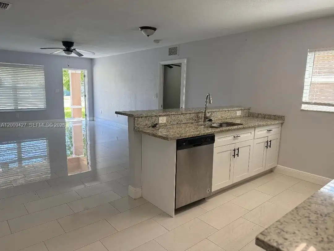 2713 NW 6th St, Pompano Beach FL 33069 photo 3