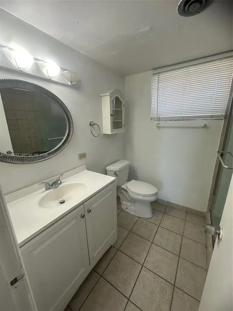 1530 NE 191st St # 205, Miami FL 33179 photo 4
