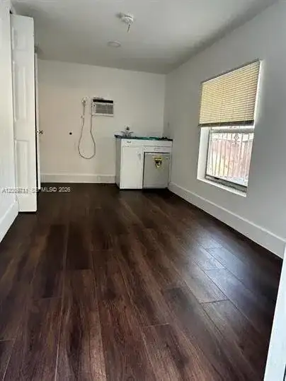 7714 NW 5th Ave, Miami FL 33150 photo 2
