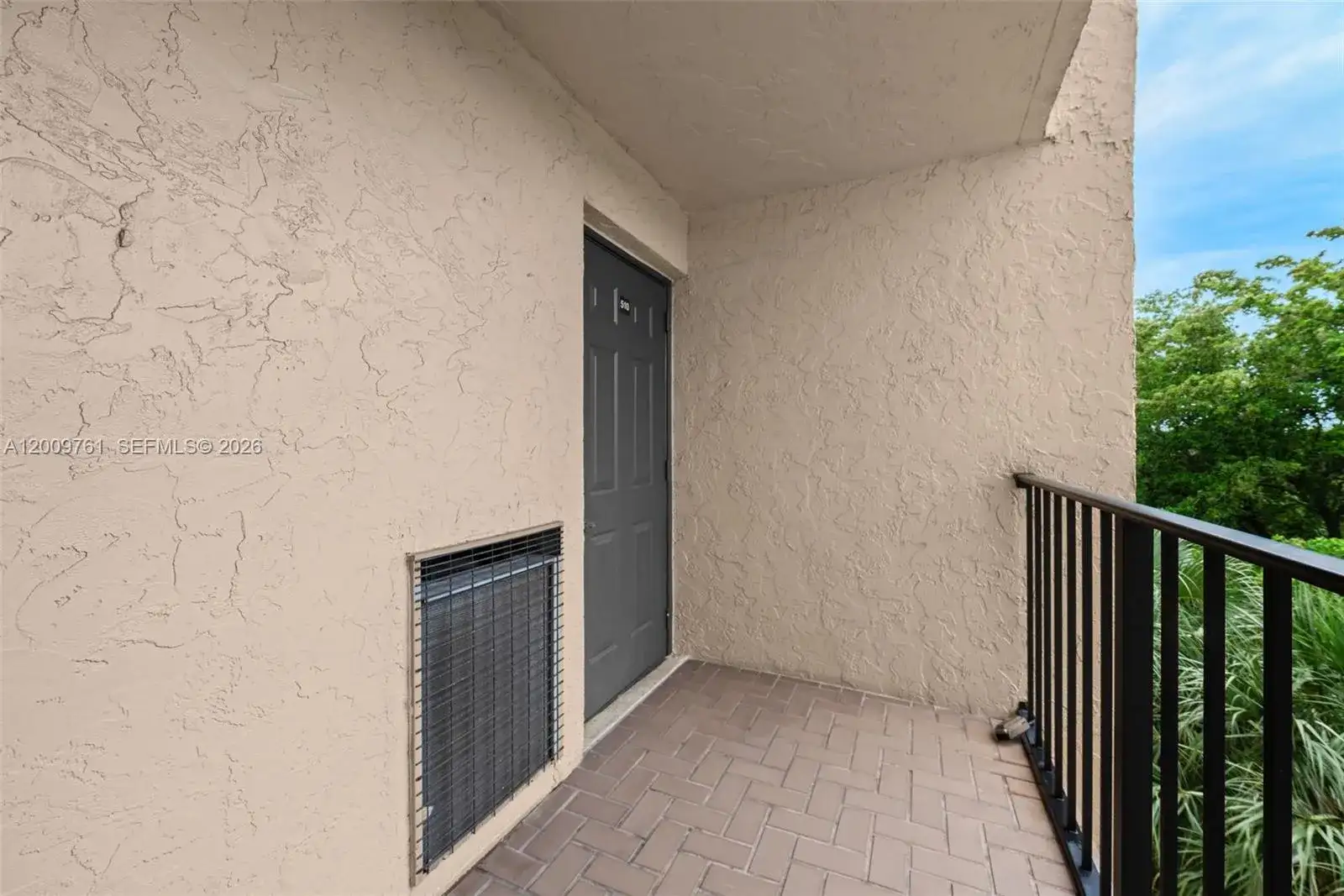 3300 W Rolling Hills Cir # 510, Davie FL 33328 photo 3
