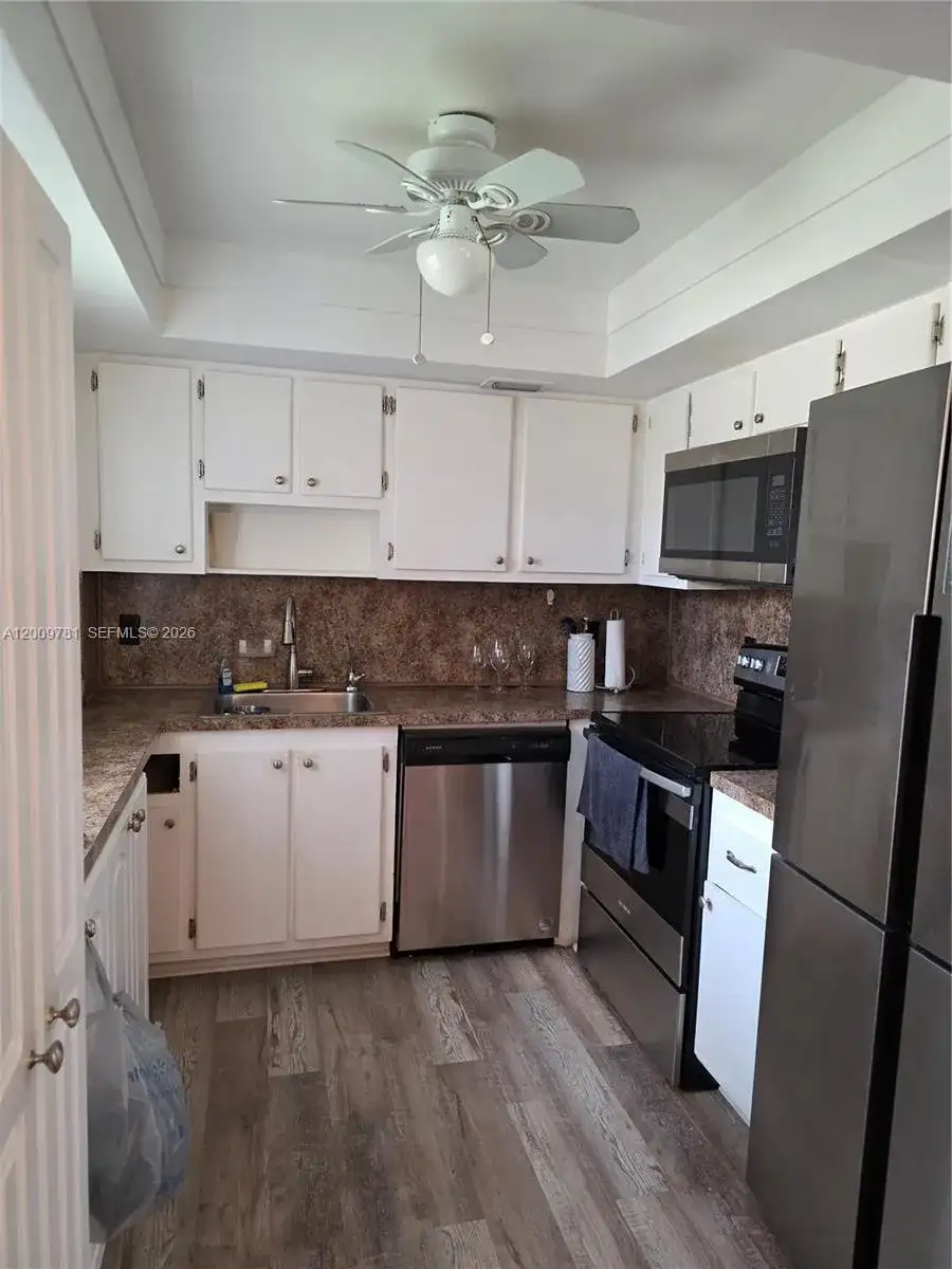 232 E Saxony E # 232, Delray Beach FL 33446 photo 2