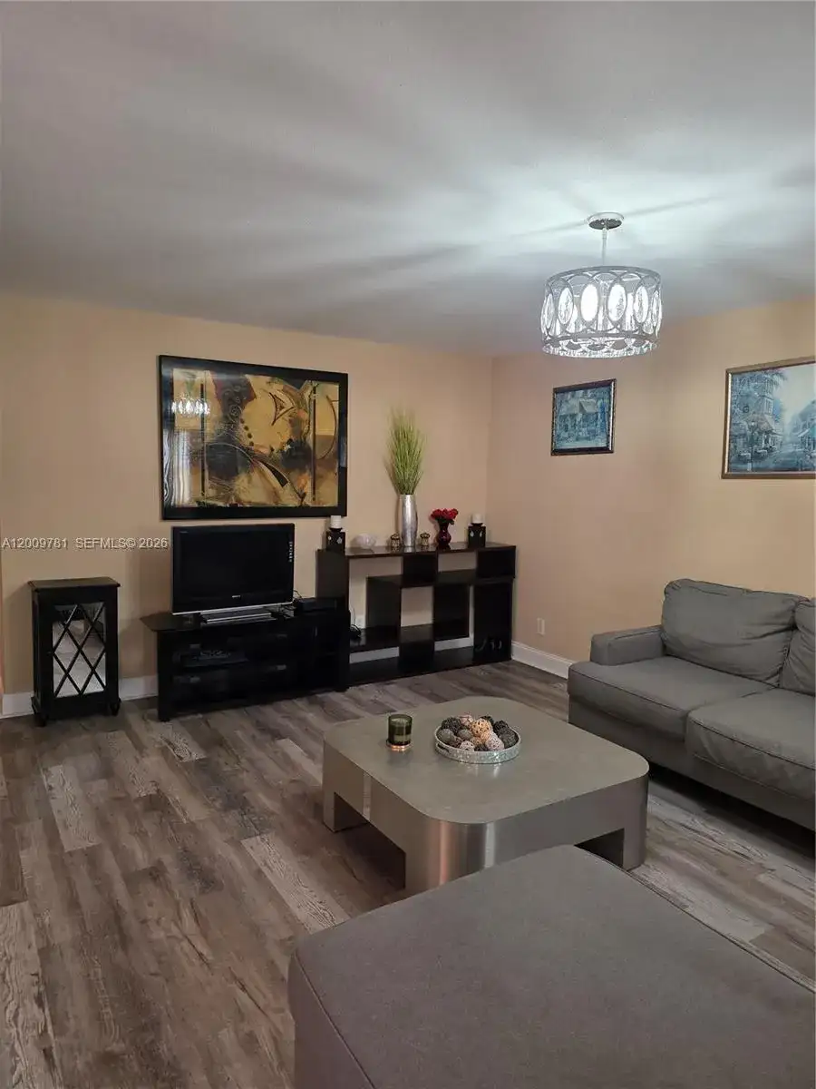 232 E Saxony E # 232, Delray Beach FL 33446 photo 3