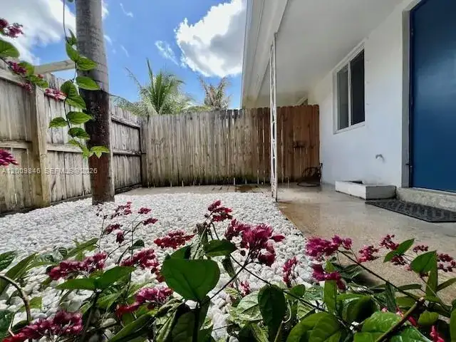 590 NW 40th Ct # 3, Oakland Park FL 33309 photo 3