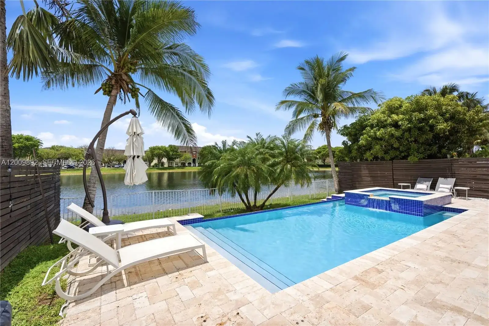 11090 NW 84th St, Doral FL 33178 photo 2