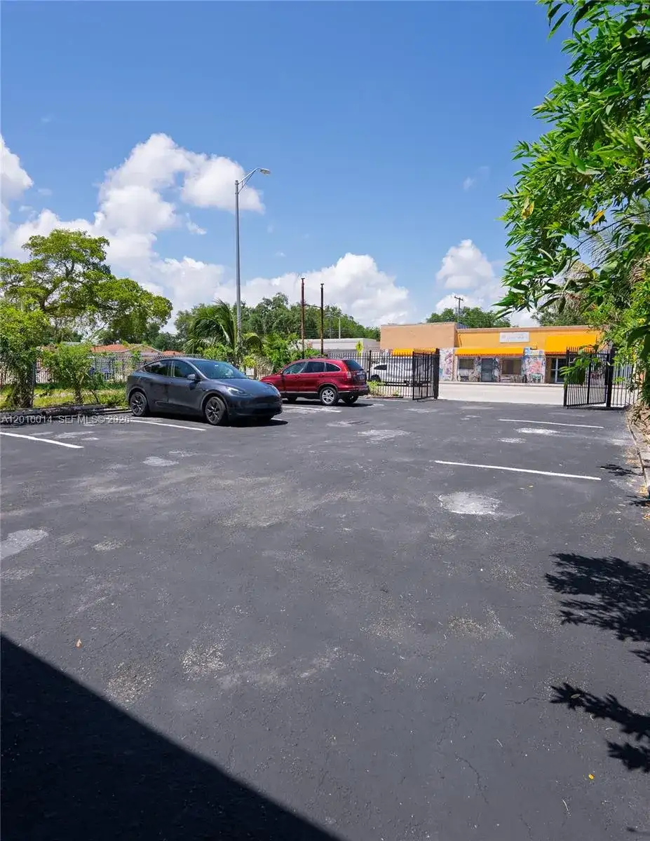 88 NW 54th St, Miami FL 33127 photo 3