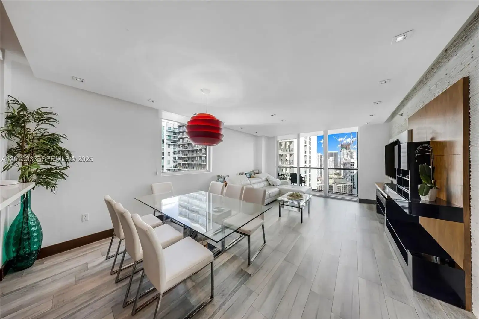 500 Brickell Ave # 3707, Miami FL 33131 photo 4