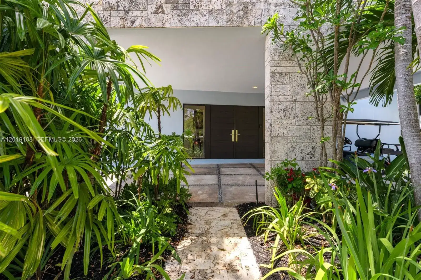 690 Warren Ln, Key Biscayne FL 33149 photo 3