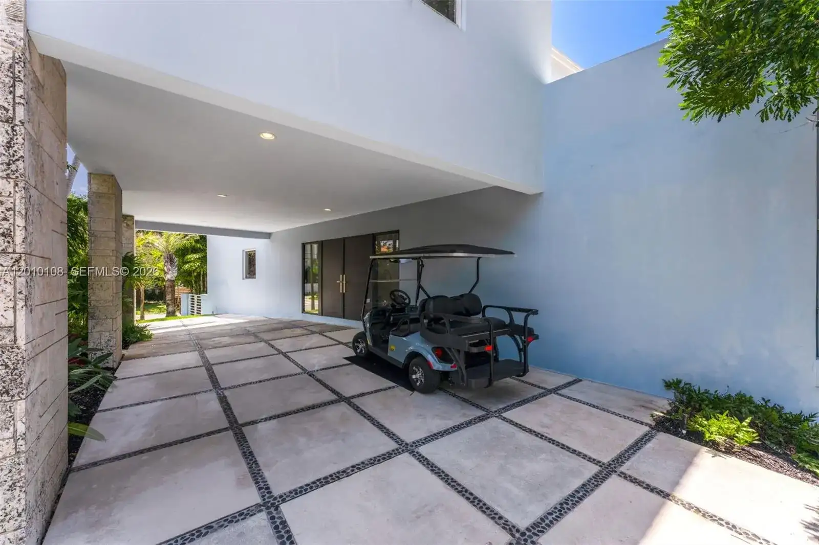 690 Warren Ln, Key Biscayne FL 33149 photo 4