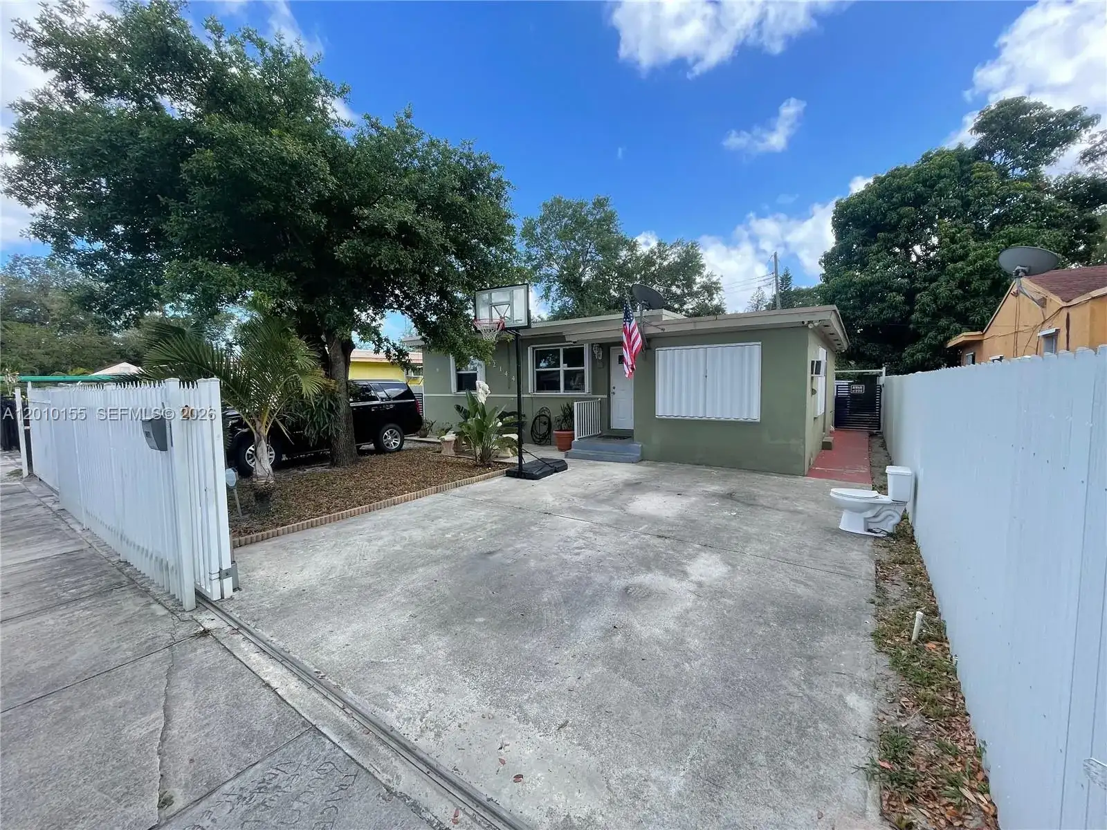 2144 NW 85th St, Miami FL 33147 photo 3
