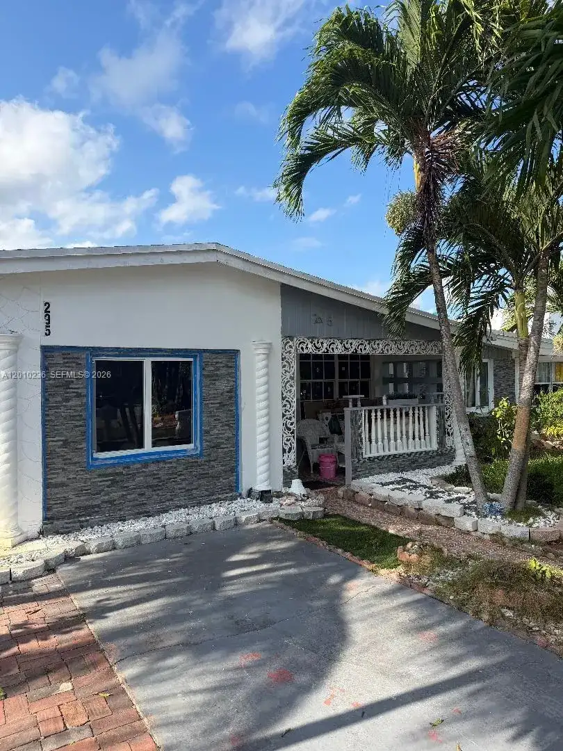 295 NW 122nd St, North Miami FL 33168 photo 2