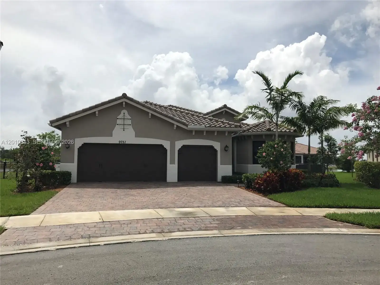 9751 Lakeview Ln, Parkland FL 33076 photo 2