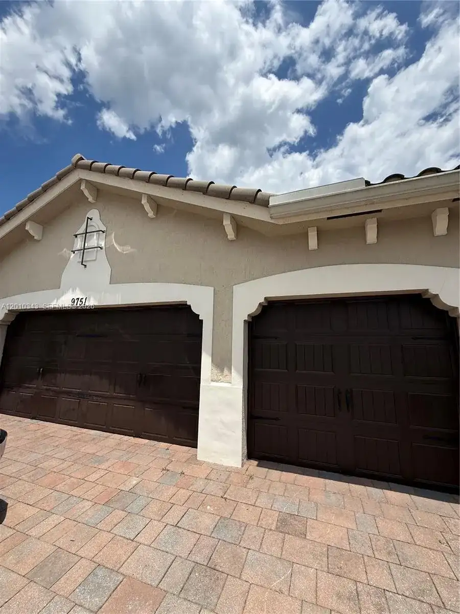 9751 Lakeview Ln, Parkland FL 33076 photo 3