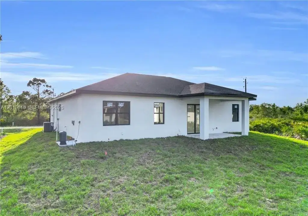 346 Ranchito Ave, Lehigh Acres FL 33974 photo 2