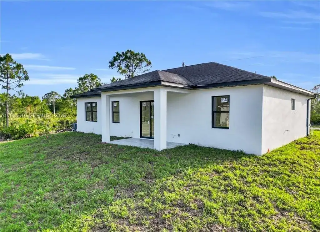 346 Ranchito Ave, Lehigh Acres FL 33974 photo 3
