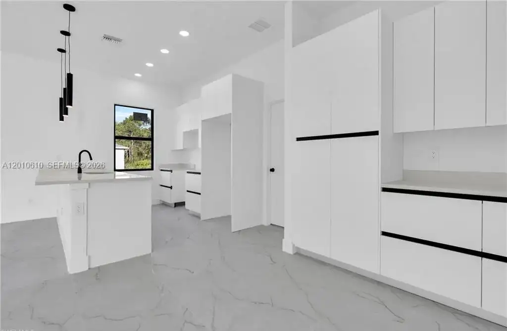 346 Ranchito Ave, Lehigh Acres FL 33974 photo 4