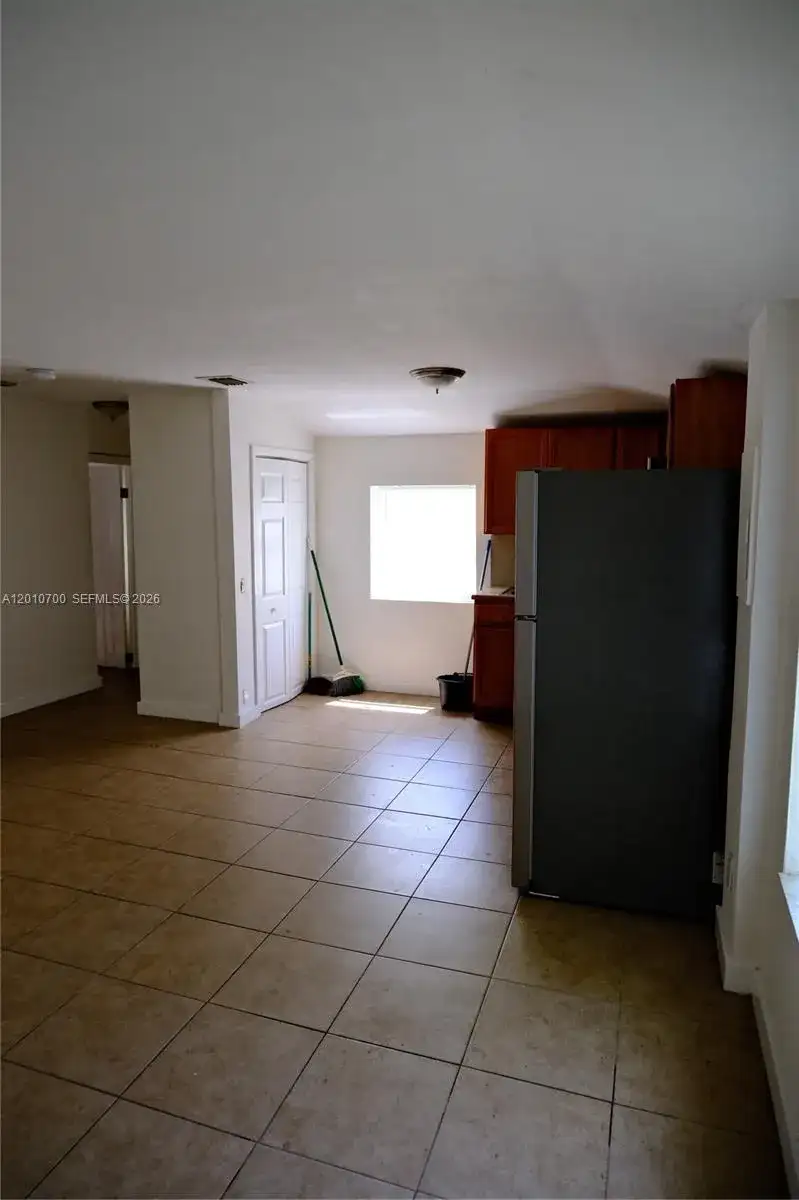 1455 NE 146th St # B, Miami FL 33161 photo 4