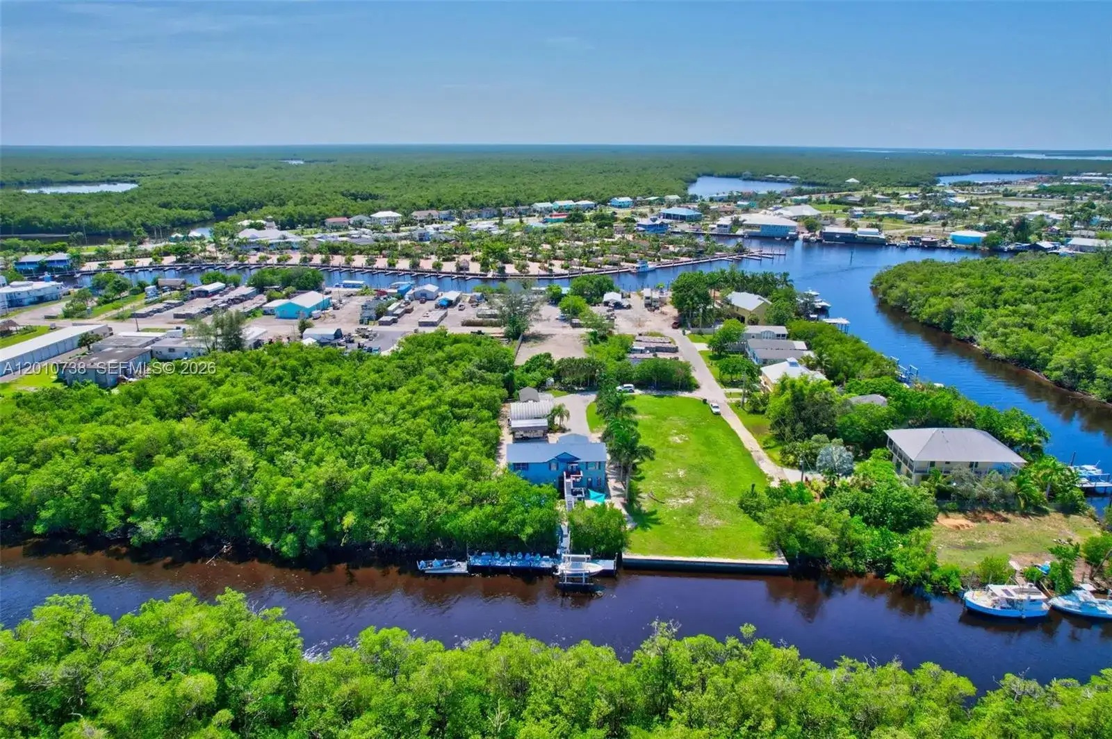936 Panther Creek Ln, Everglades City FL 34114 photo 3