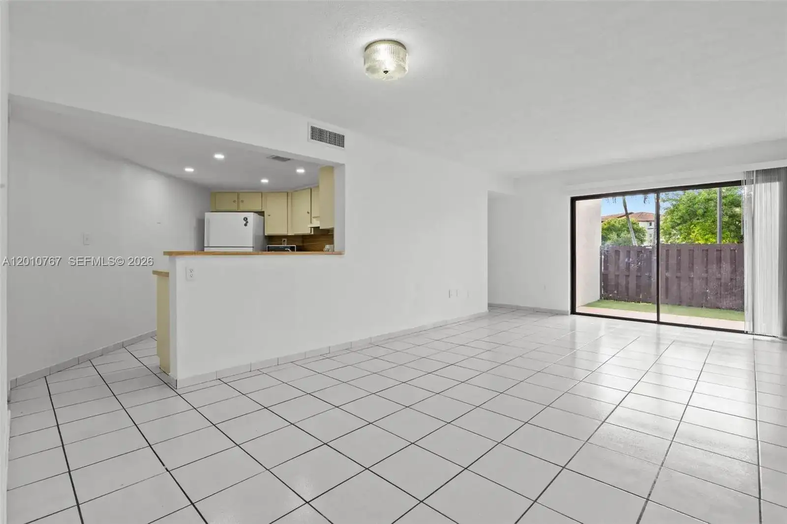 9431 Fontainebleau Blvd # 112, Miami FL 33172 photo 4