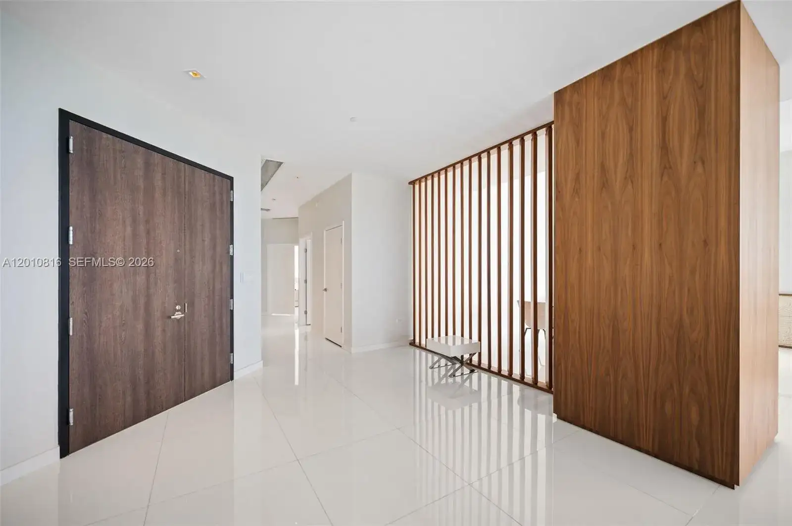 88 SW 7th St, Miami FL 33130 photo 2
