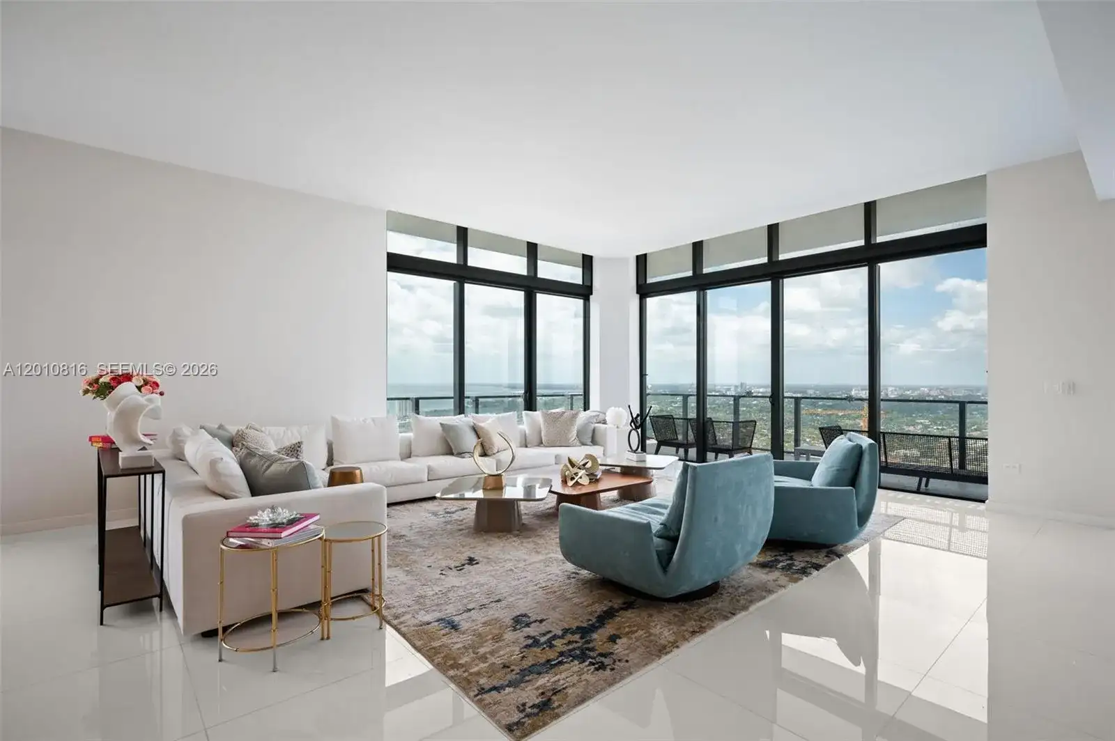 88 SW 7th St, Miami FL 33130 photo 4