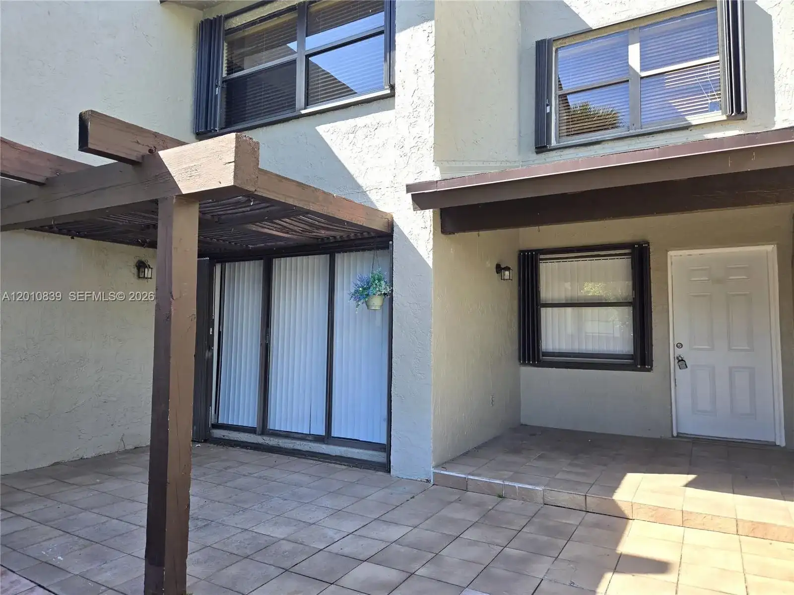10020 NW 9th St Cir # 102, Miami FL 33172 photo 2
