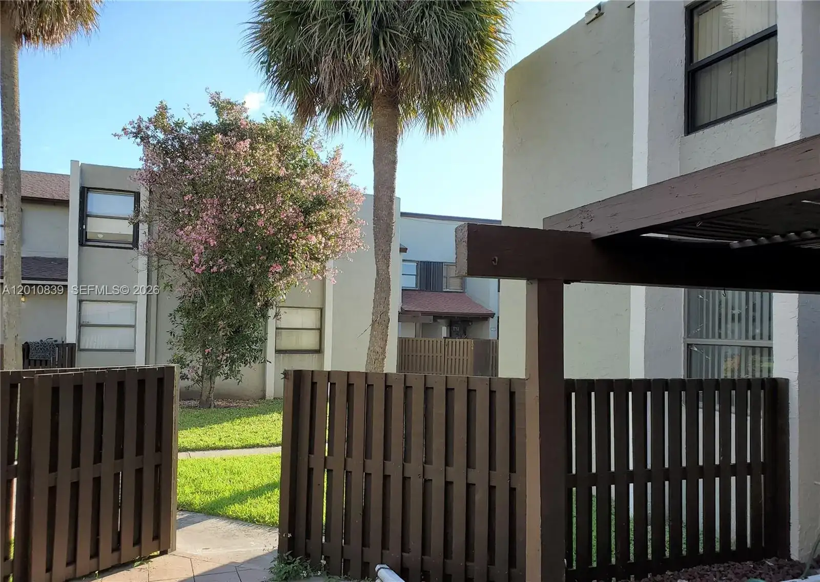 10020 NW 9th St Cir # 102, Miami FL 33172 photo 3