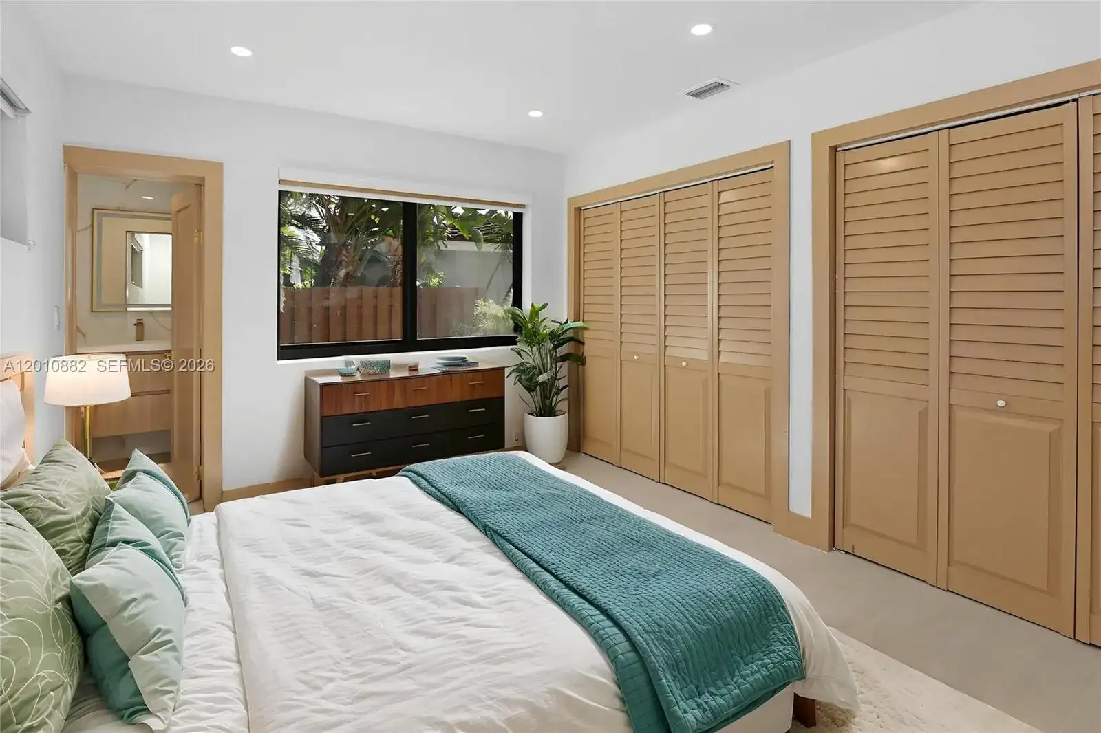 1620 Mckinley St, Hollywood FL 33020 photo 3