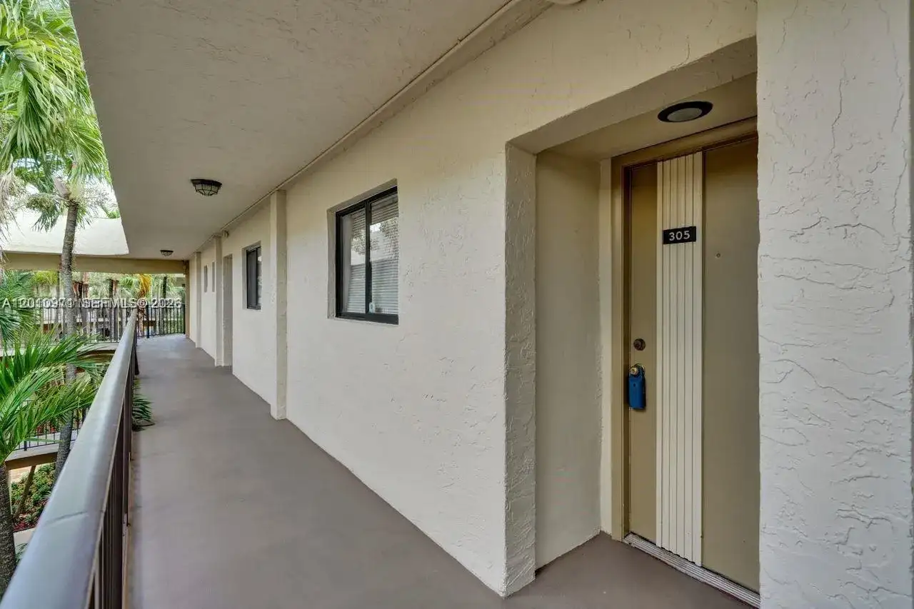 8035 SW 107th Ave # 305, Miami FL 33173 photo 2