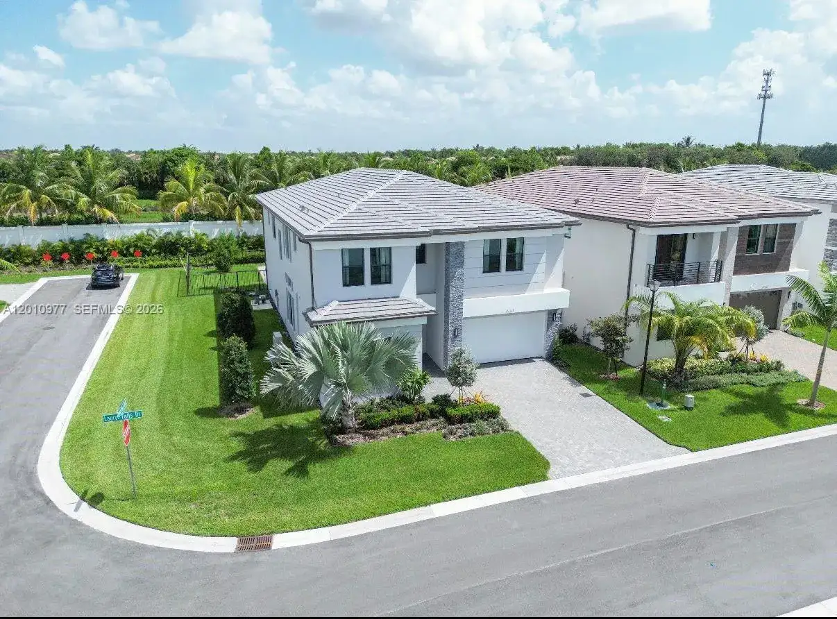 8151 Laurel Falls Dr, Boca Raton FL 33496 photo 2