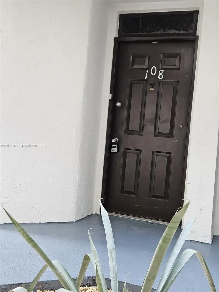 211 Lake Pointe Dr # 108, Oakland Park FL 33309 photo 2