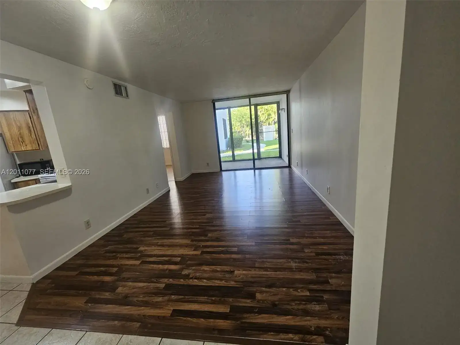 211 Lake Pointe Dr # 108, Oakland Park FL 33309 photo 4