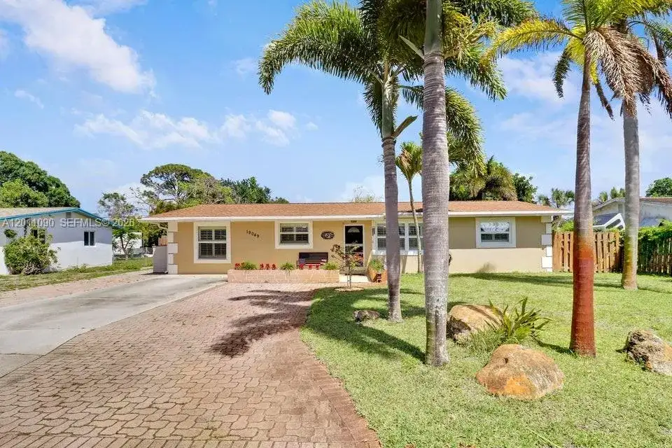 19049 SE Robert Drive, Jupiter FL 33469 photo 2
