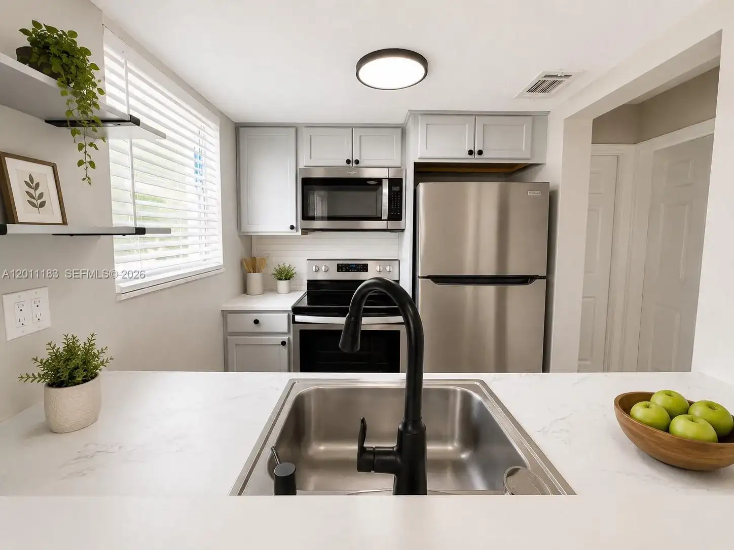 1208 S Ridgewood Ave, Daytona FL 32114 photo 4