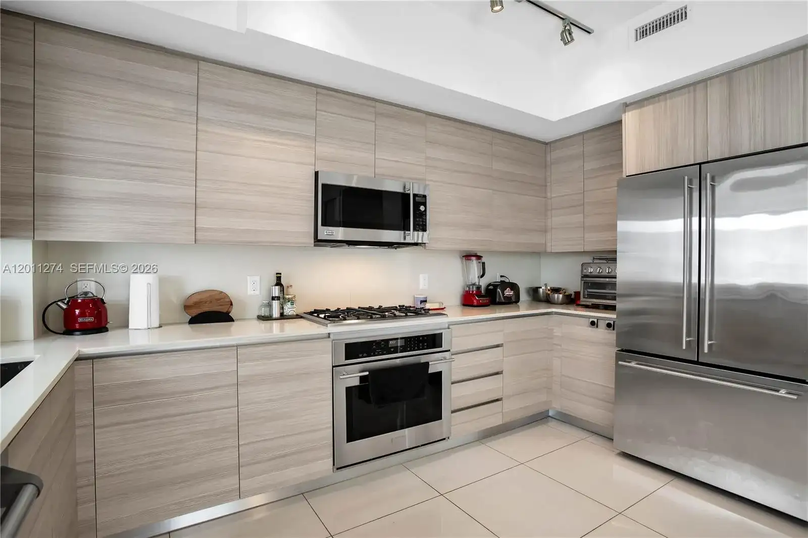 87 N Shore Dr, Miami Beach FL 33141 photo 4
