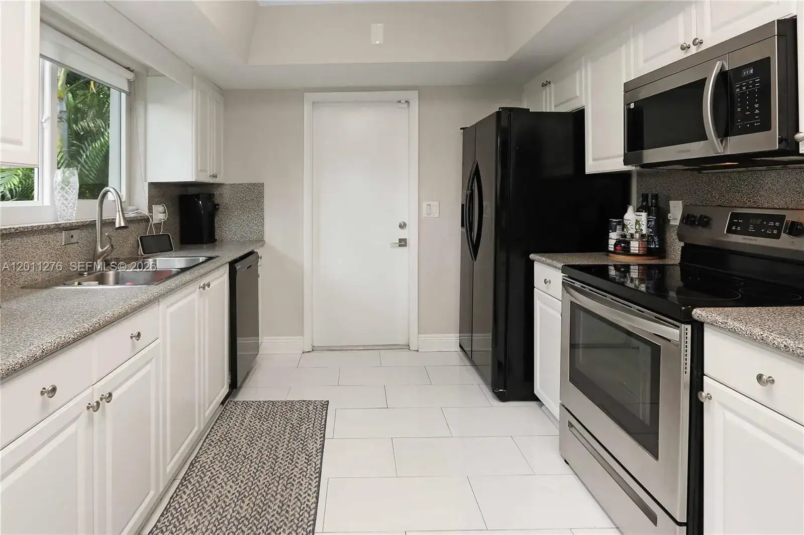 1333 Tyler St, Hollywood FL 33019 photo 2