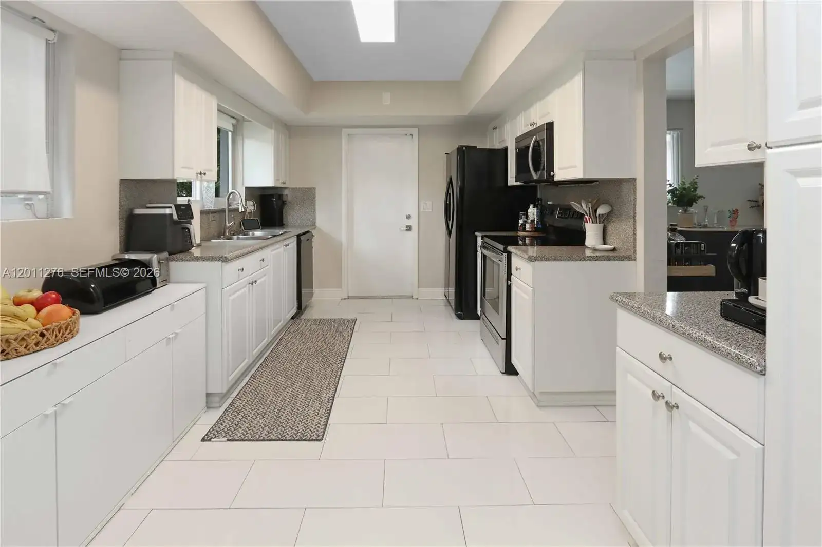 1333 Tyler St, Hollywood FL 33019 photo 4
