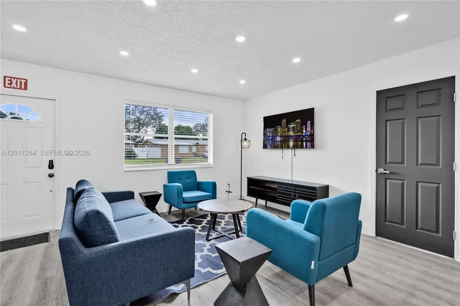 7471 Hope St, Hollywood FL 33024 photo 3