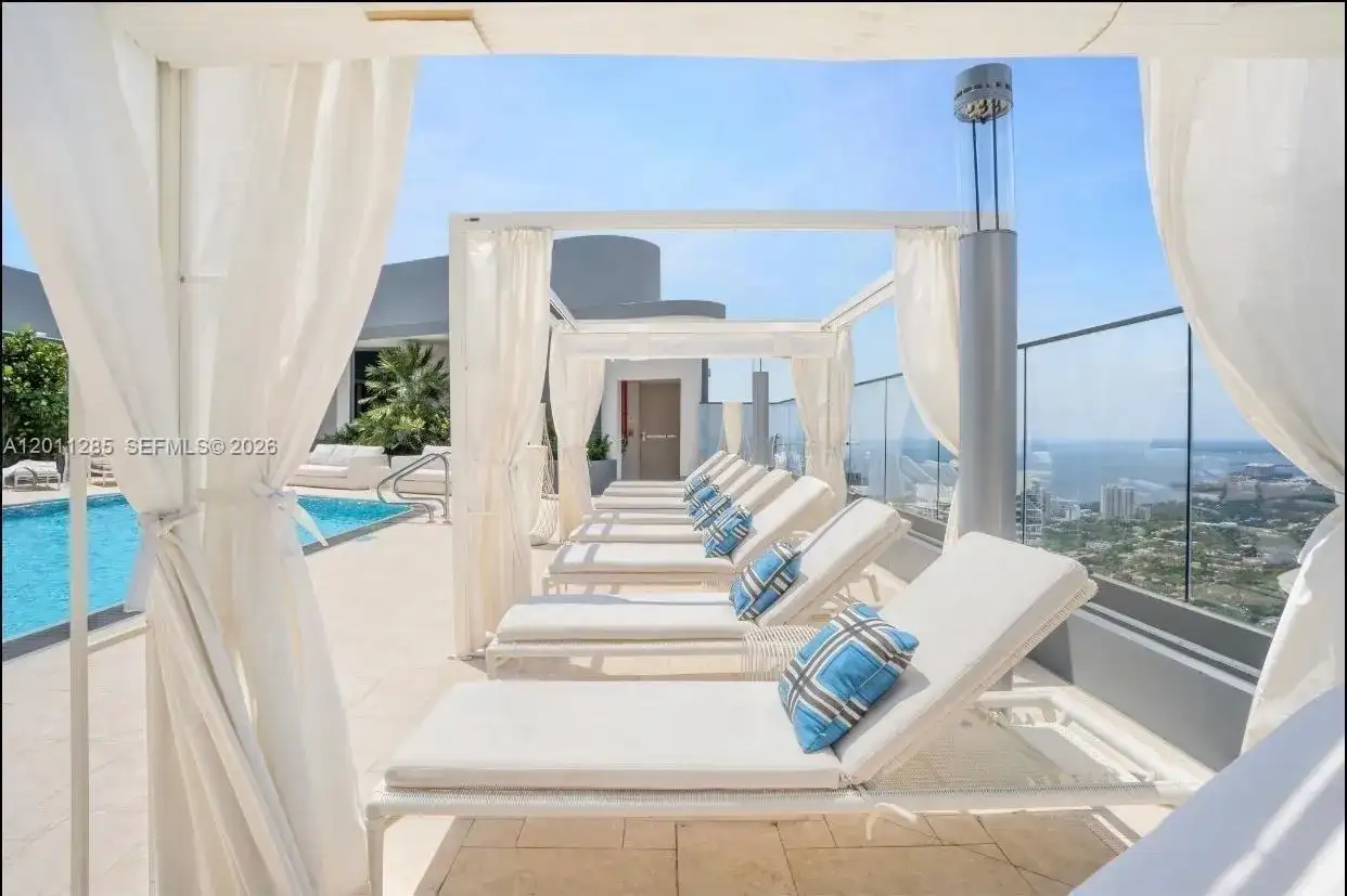 1000 Brickell Plz # 4301, Miami FL 33131 photo 2