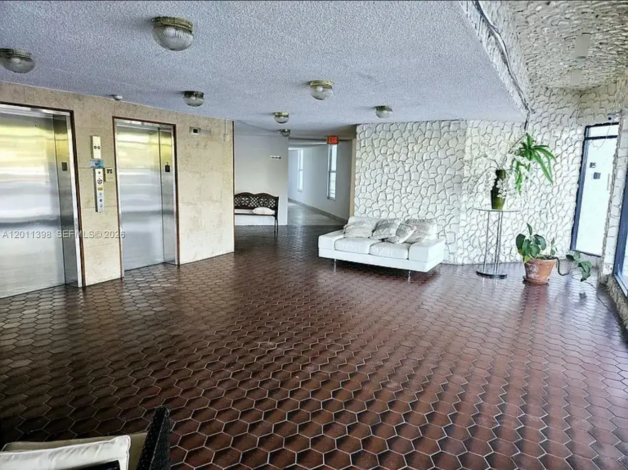 9682 Fontainebleau Blvd # 207, Miami FL 33172 photo 3