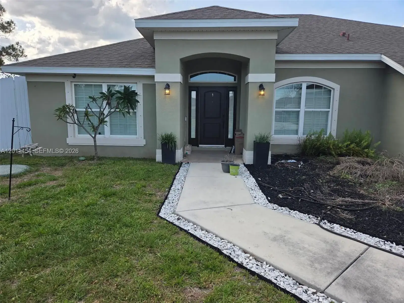 1005 SW Bay State Rd, Port St. Lucie FL 34953 photo 2
