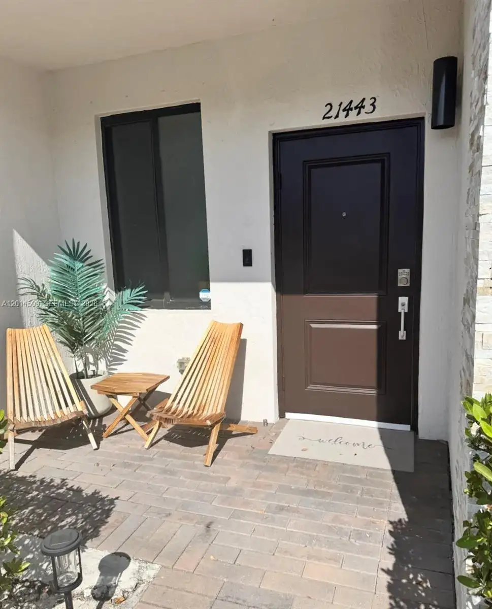 21443 NE 2nd Path # 21443, Miami FL 33179 photo 3