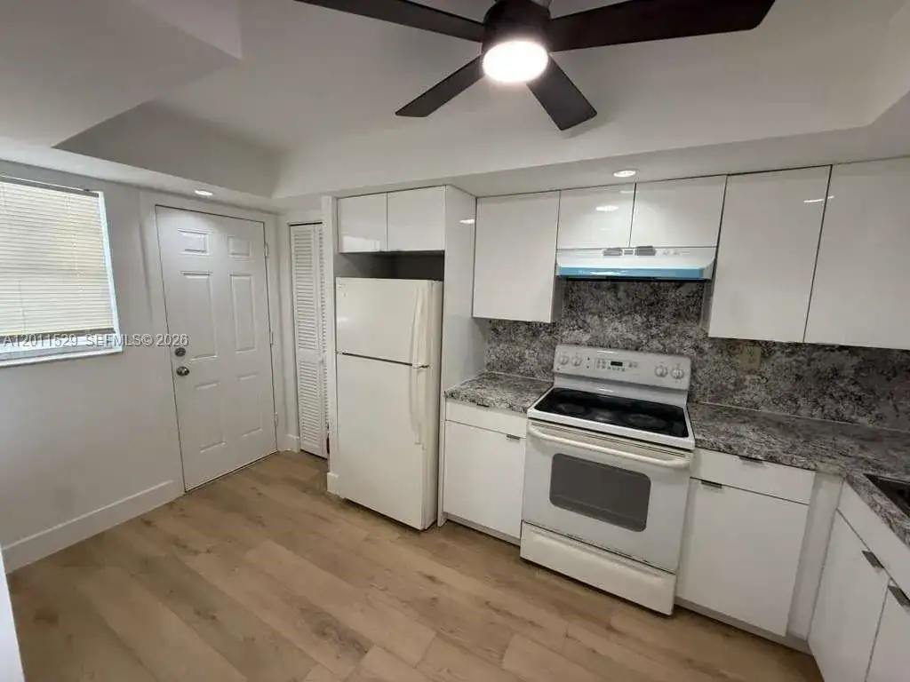 1750 NE 191st St # 2, Miami FL 33179 photo 3