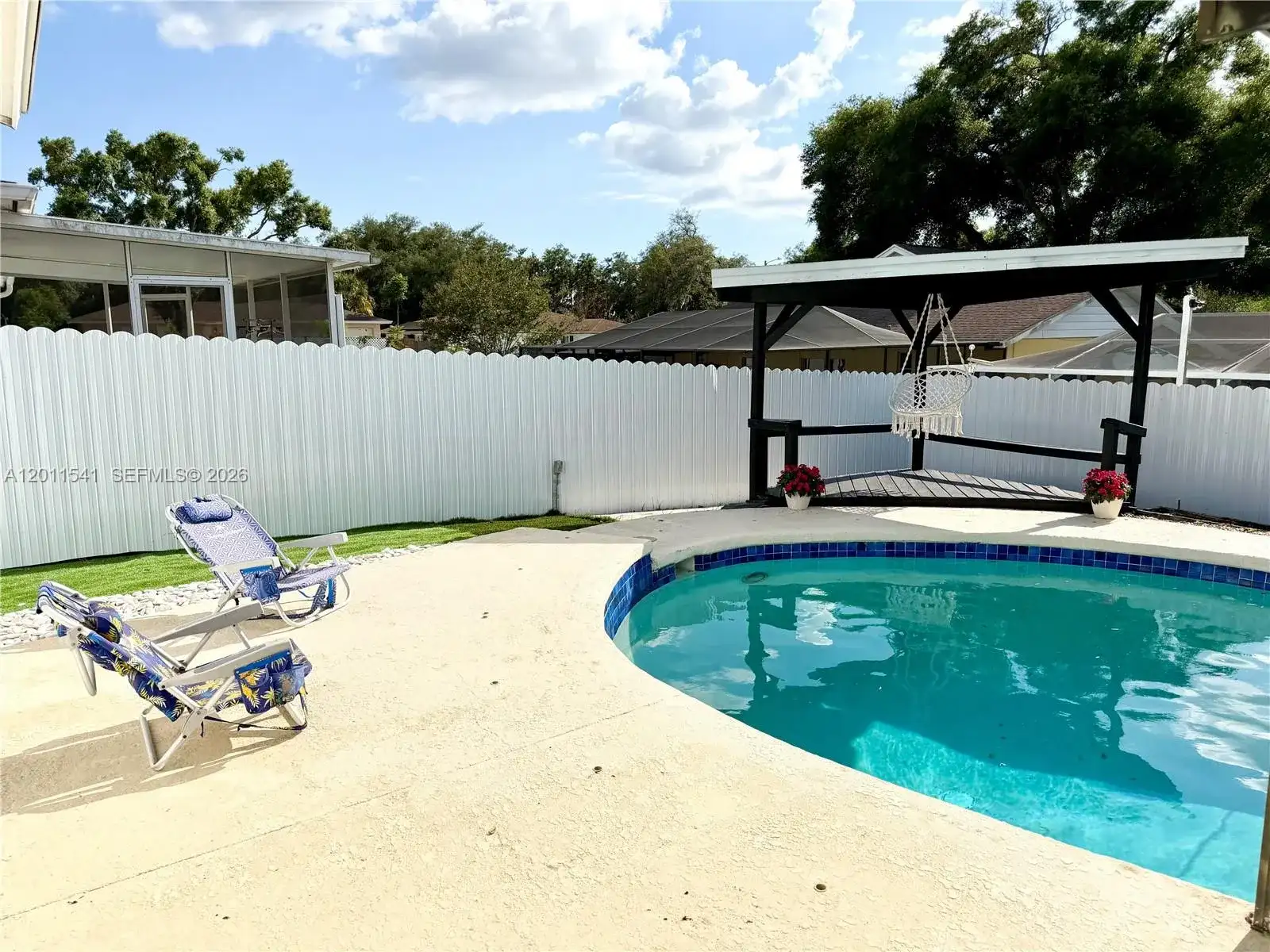 143 VALLEY CIR, Tampa FL 33510 photo 3