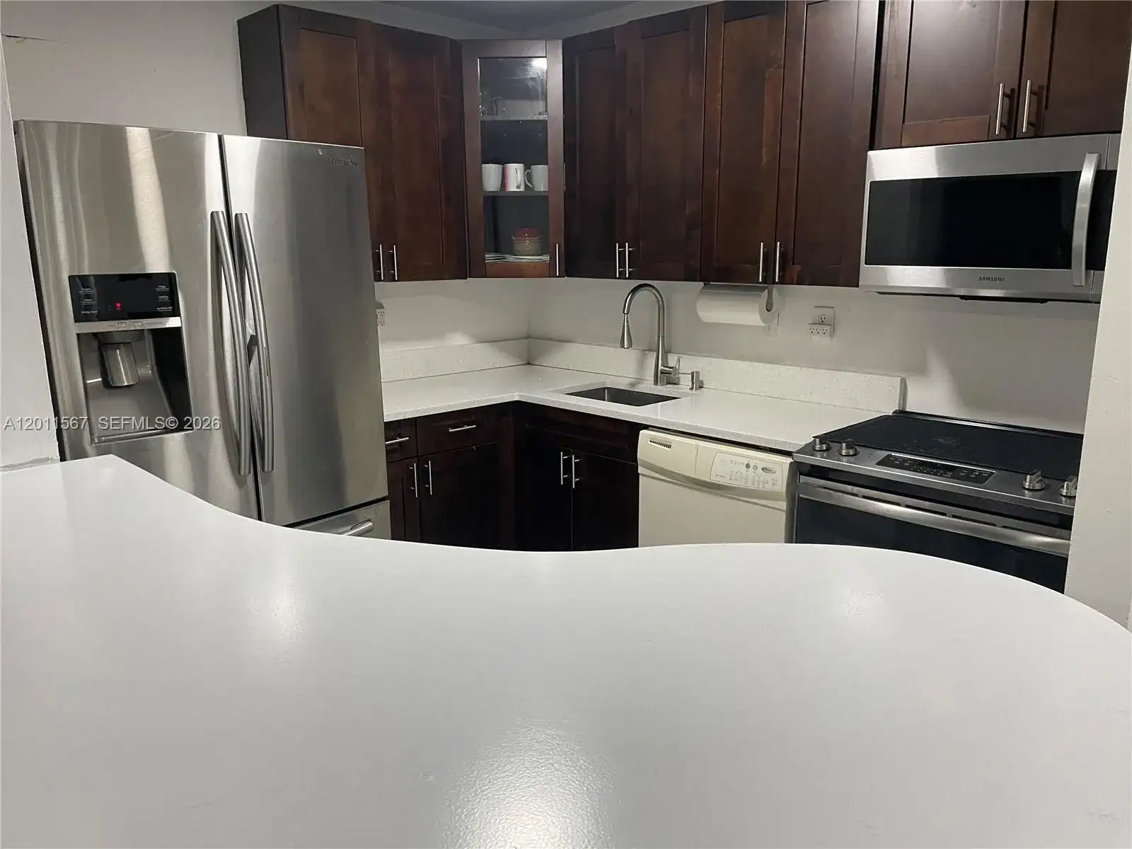 911 NE 199th St # 14, Miami FL 33179 photo 5