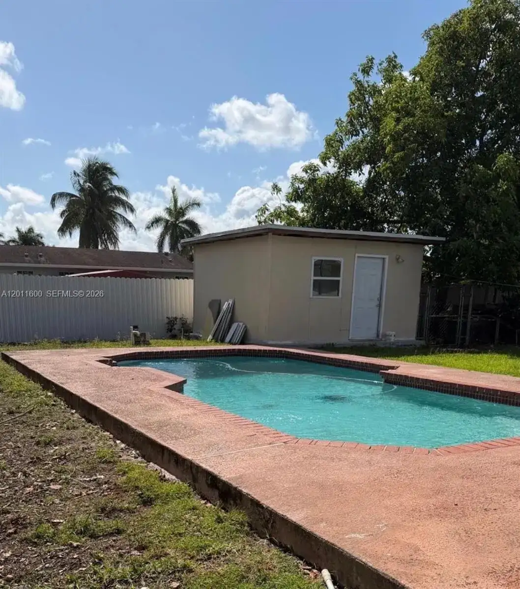 1701 NW 12th Ave, Homestead FL 33030 photo 3